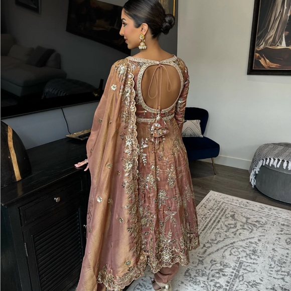 Punjabi Suit - Raji Khaira Official - Picture 1 of 3